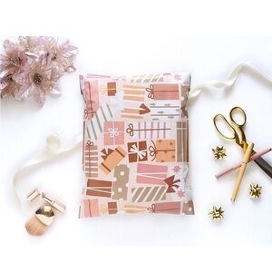 20 (10” x 13”) Gift-Themed Poly Mailers Poly Bags BRAND NEW